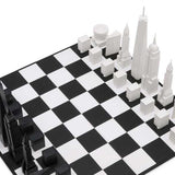 Set di scacchi Skyline Chess "The New York City Edition" con scacchiera in cartone