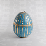 Candela profumata Ladenac “Uovo Blu” in ceramica con strisce oro 18k e strass– 220 g