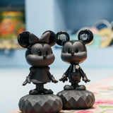 Scultura in porcellana “Mickey Total Black” nero opaco e lucido